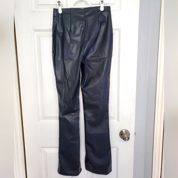 Faux Leather V-Waist Leggings - Picture 2 of 9